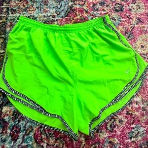 Nike Women’s Tempo Brief-Lined Running Shorts in Action Green/ Black, Size: XL